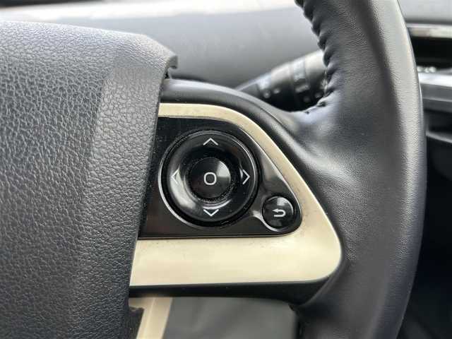 トヨタ プリウス S ツーリングセレクション 岡山県 2016(平28)年 10.5万km アティチュードブラックマイカ 登録時走行距離104762km/純正9インチナビ/フルセグTV(AM.FM.CD.DVD.TV.BT)/モデリスタフルエアロ/バックカメラ/ETC/ドライブレコーダー/シートヒーター/衝突軽減ブレーキ/オートライト/アイドリングストップ/17インチ純正AW/純正フロアマット