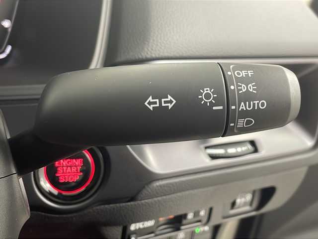 ホンダ シビック タイプR 埼玉県 2024(令6)年 0.8万km チャンピオンシップホワイト ワンオーナー　/純正コネクトナビ　/　BT/フルセグ/バックカメラ　/ビルトインＥＴＣ２．０　/ブラインドスポットモニター　/ホンダセンシング/・追従式クルーズコントロール　/・衝突軽減システム　/・踏み間違い抑制機能/・車線維持支援システム/・コーナーセンサー　/純正アルミホイール　/社外フロアマット