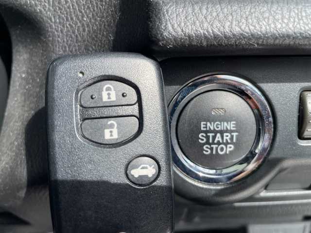 スバル インプレッサ スポーツ 1．6i－L 愛知県 2012(平24)年 4.9万km ダークグレーメタリック 純正ナビ/バックカメラ/純正アルミホイール/HIDヘッドライト/ETC/アイドリングストップ/ステアリングスイッチ/スマートキー/プッシュスタート