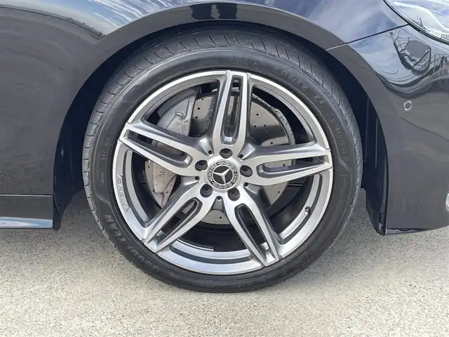メルセデス・ベンツ Ｅ２００ クーペ スポーツ 東京都 2020(令2)年 2.7万km オブシディアンブラック パノラマルーフ/レザーＰＫＧ/レーダーセーフティＰＫＧ/Ｂｕｒｍｅｓｔｅｒサウンド/メモリー付パワーシート/赤／黒コンビレザー/シートヒーター/ＬＥＤヘッドライト/追従クルコン/ＢＳＭ/ＬＫＡ/ワイヤレス充電/純正OP前後ドラレコ