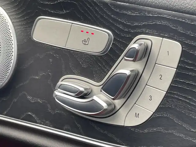 メルセデス・ベンツ Ｅ２００ クーペ スポーツ 東京都 2020(令2)年 2.7万km オブシディアンブラック パノラマルーフ/レザーＰＫＧ/レーダーセーフティＰＫＧ/Ｂｕｒｍｅｓｔｅｒサウンド/メモリー付パワーシート/赤／黒コンビレザー/シートヒーター/ＬＥＤヘッドライト/追従クルコン/ＢＳＭ/ＬＫＡ/ワイヤレス充電/純正OP前後ドラレコ