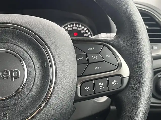 クライスラー・ジープ ジープ レネゲード リミテッド 静岡県 2021(令3)年 2万km アンヴィル レザーシート/ステアリングヒーター/ブラインドスポットモニター/純正ナビ/(Bluetooth/AUX/ワンセグ)/衝突被害軽減システム/バックカメラ/スマートキー /LEDライト/アダブティブクルーズコントロール/レーンキープアシスト/シートヒーター /ETC2.0/ドライブレコーダー/スペアキー/保証書/取扱説明書