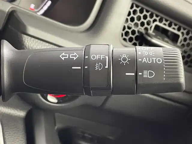ホンダ ステップワゴン スパーダ 道央・札幌 2023(令5)年 0.4万km クリスタルブラックパール ・ワンオーナー/・寒冷地仕様/・４WD/・DOPギャザーズナビ（LXM-232VFEi）/　CD/DVD/BT/SD/USB/フルセグTV/・ステアリングスイッチ/・バックカメラ/・ビルトインETC/・ホンダセンシング/　CMBS/LKAS/BSM/PKSB/　標識認識/先行車発進告知/・クリアランスソナー/・横滑り防止装置/・アイドリングストップ/・ECON/・ブレーキホールド/・パドルシフト/・パワーバックドア/・両側パワースライドドア/・オートマチックハイビーム/・オートライト/・ヘッドランプレベライザー/・LEDヘッドランプ＆フォグランプ/・ドアミラーウィンカー/・ミラーヒーター/・ハーフレザーシート/・D+N席シートヒーター/・シートバックテーブル/・２列目格納式サンシェード/・純正１６インチAW/・純正フロアマット/・純正ドアバイザー/・プッシュスタート/・スマートキー