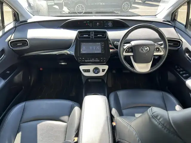 トヨタ プリウス S ツーリングセレクション 和歌山県 2018(平30)年 6.3万km アティチュードブラックマイカ 純正7インチナビ/フルセグTV/Bluetooth/CD/DVD/バックカメラ/ETC/革巻きステアリング/ステアリングスイッチ/レザーシート/前席シートヒーター/LEDヘッドライト/オートライト/モデリスタエアロ/純正17インチAW/ドアバイザー/プッシュスタート/スマートキー