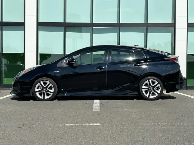 トヨタ プリウス S ツーリングセレクション 和歌山県 2018(平30)年 6.3万km アティチュードブラックマイカ 純正7インチナビ/フルセグTV/Bluetooth/CD/DVD/バックカメラ/ETC/革巻きステアリング/ステアリングスイッチ/レザーシート/前席シートヒーター/LEDヘッドライト/オートライト/モデリスタエアロ/純正17インチAW/ドアバイザー/プッシュスタート/スマートキー