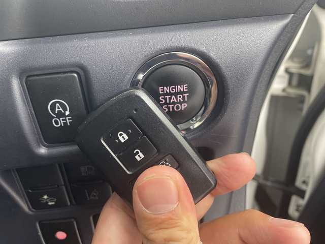 トヨタ ヴォクシー ZS 煌 茨城県 2016(平28)年 6.5万km ホワイトパールクリスタルシャイン 純正９ナビ　バックカメラ　両側電動面スライドドア　ドラレコ　ビルトインＥＴＣ　衝突被害軽減ブレーキ　レーンアシスト　ＬＥＤライト　オートハイビーム　スマートキー　ステアリングスイッチ　禁煙車