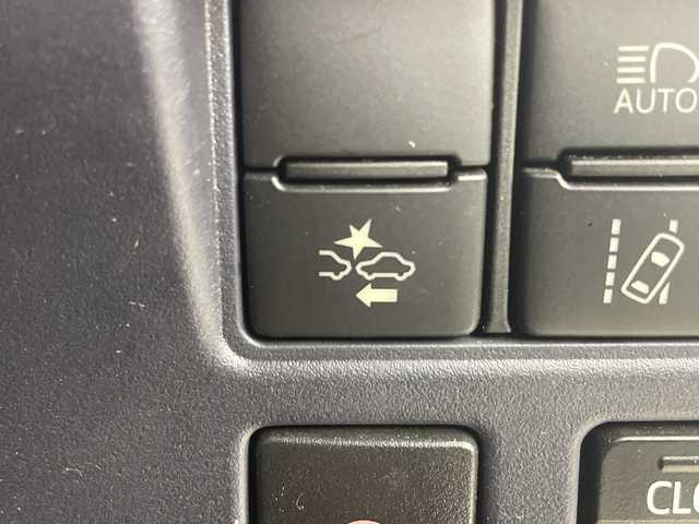 トヨタ ヴォクシー ZS 煌 茨城県 2016(平28)年 6.5万km ホワイトパールクリスタルシャイン 純正９ナビ　バックカメラ　両側電動面スライドドア　ドラレコ　ビルトインＥＴＣ　衝突被害軽減ブレーキ　レーンアシスト　ＬＥＤライト　オートハイビーム　スマートキー　ステアリングスイッチ　禁煙車