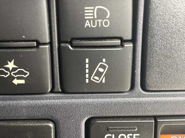 トヨタ ヴォクシー ZS 煌 茨城県 2016(平28)年 6.5万km ホワイトパールクリスタルシャイン 純正９ナビ　バックカメラ　両側電動面スライドドア　ドラレコ　ビルトインＥＴＣ　衝突被害軽減ブレーキ　レーンアシスト　ＬＥＤライト　オートハイビーム　スマートキー　ステアリングスイッチ　禁煙車