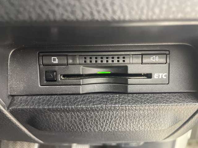 トヨタ ヴォクシー ZS 煌 茨城県 2016(平28)年 6.5万km ホワイトパールクリスタルシャイン 純正９ナビ　バックカメラ　両側電動面スライドドア　ドラレコ　ビルトインＥＴＣ　衝突被害軽減ブレーキ　レーンアシスト　ＬＥＤライト　オートハイビーム　スマートキー　ステアリングスイッチ　禁煙車