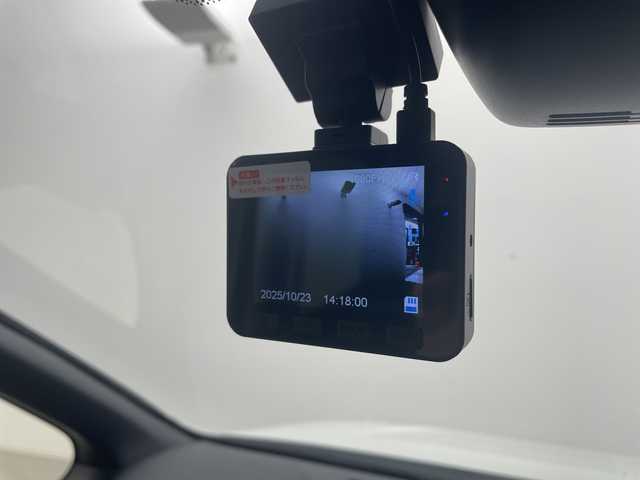 トヨタ ヴォクシー ZS 煌 茨城県 2016(平28)年 6.5万km ホワイトパールクリスタルシャイン 純正９ナビ　バックカメラ　両側電動面スライドドア　ドラレコ　ビルトインＥＴＣ　衝突被害軽減ブレーキ　レーンアシスト　ＬＥＤライト　オートハイビーム　スマートキー　ステアリングスイッチ　禁煙車