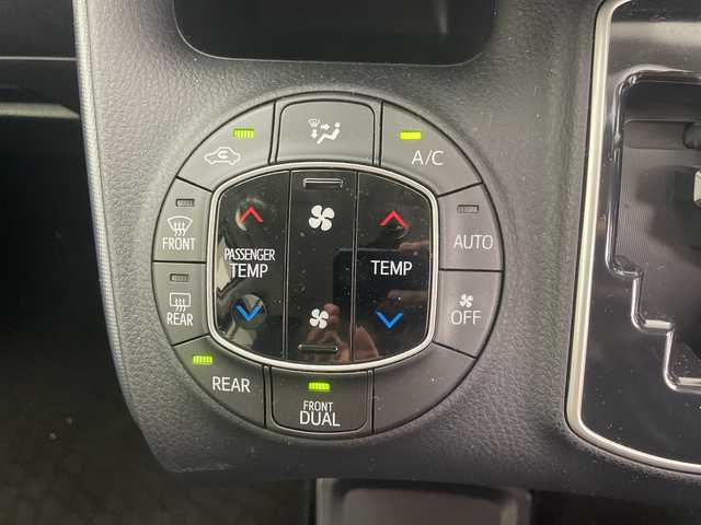 トヨタ ヴォクシー ZS 煌 茨城県 2016(平28)年 6.5万km ホワイトパールクリスタルシャイン 純正９ナビ　バックカメラ　両側電動面スライドドア　ドラレコ　ビルトインＥＴＣ　衝突被害軽減ブレーキ　レーンアシスト　ＬＥＤライト　オートハイビーム　スマートキー　ステアリングスイッチ　禁煙車