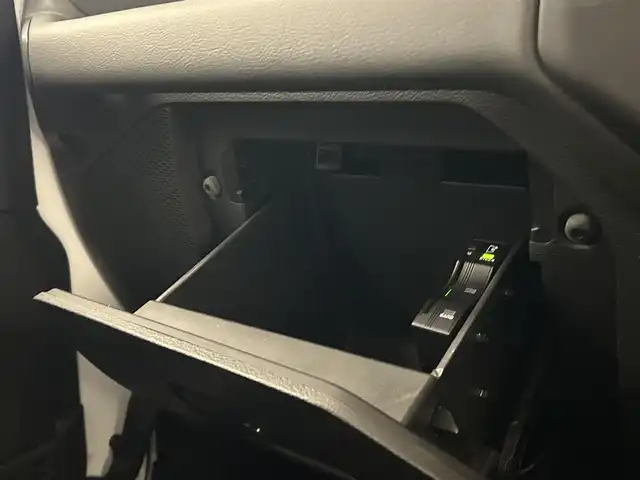 クライスラー・ジープ ラングラー アンリミテッド サハラ 福岡県 2021(令3)年 1.3万km ブライトホワイト ナビ　/フルセグ　/フロント・サイド・バックカメラ　/黒レザーシート　/シートヒーター　/ヒーテッドステアリング　/ＣａｒＰｌａｙ　/ＡＣＣ　/ＢＳＭ　/前後クリアランスソナー　/スマートキー　/ＭＫＷ１７ｉｎｃｈＡＷ