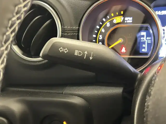 クライスラー・ジープ ラングラー アンリミテッド サハラ 福岡県 2021(令3)年 1.3万km ブライトホワイト ナビ　/フルセグ　/フロント・サイド・バックカメラ　/黒レザーシート　/シートヒーター　/ヒーテッドステアリング　/ＣａｒＰｌａｙ　/ＡＣＣ　/ＢＳＭ　/前後クリアランスソナー　/スマートキー　/ＭＫＷ１７ｉｎｃｈＡＷ