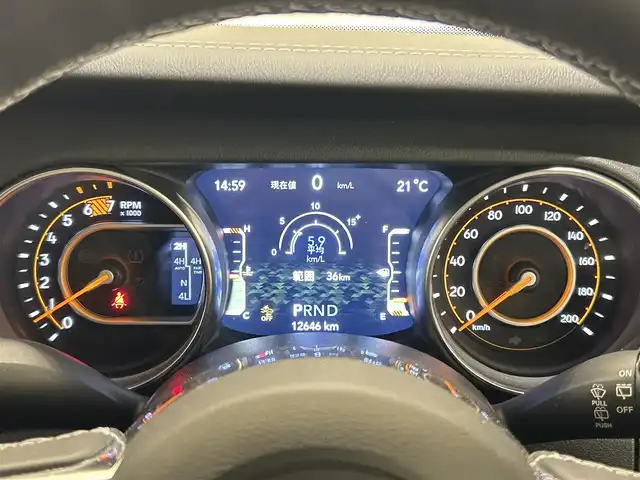 クライスラー・ジープ ラングラー アンリミテッド サハラ 福岡県 2021(令3)年 1.3万km ブライトホワイト ナビ　/フルセグ　/フロント・サイド・バックカメラ　/黒レザーシート　/シートヒーター　/ヒーテッドステアリング　/ＣａｒＰｌａｙ　/ＡＣＣ　/ＢＳＭ　/前後クリアランスソナー　/スマートキー　/ＭＫＷ１７ｉｎｃｈＡＷ