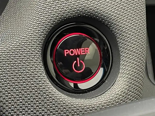 ホンダ フィット e:HEVクロスター 滋賀県 2020(令2)年 3.1万km シャイニンググレーM 純正9インチナビ/【Bluetooth/CD/DVD/フルセグ /USB】/バックカメラ/ホンダセンシング/・衝突軽減ブレーキ〈CMBS〉/・誤発進抑制機能後方誤発進抑制機能/・近距離衝突軽減ブレーキ/・歩行者事故低減ステアリング/・路外逸脱抑制機能/・渋滞追従機能付アダプティブ・クルーズ・コントロール〈ACC〉/・車線維持支援システム〈LKAS〉/・先行車発進お知らせ機能/・標識認識機能/・オートハイビーム/前後ドライブレコーダー/クリアランスソナー/LEDヘッドライト/ETC/電動パーキングブレーキ/ブレーキオートホールド/純正フロアマット/スマートキー