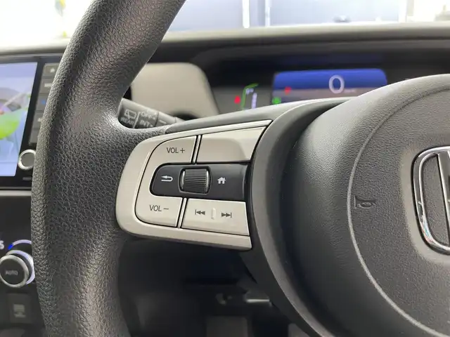 ホンダ フィット e:HEVクロスター 滋賀県 2020(令2)年 3.1万km シャイニンググレーM 純正9インチナビ/【Bluetooth/CD/DVD/フルセグ /USB】/バックカメラ/ホンダセンシング/・衝突軽減ブレーキ〈CMBS〉/・誤発進抑制機能後方誤発進抑制機能/・近距離衝突軽減ブレーキ/・歩行者事故低減ステアリング/・路外逸脱抑制機能/・渋滞追従機能付アダプティブ・クルーズ・コントロール〈ACC〉/・車線維持支援システム〈LKAS〉/・先行車発進お知らせ機能/・標識認識機能/・オートハイビーム/前後ドライブレコーダー/クリアランスソナー/LEDヘッドライト/ETC/電動パーキングブレーキ/ブレーキオートホールド/純正フロアマット/スマートキー