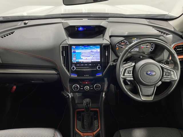 スバル フォレスター X－ブレイク 広島県 2018(平30)年 4.1万km クリスタルホワイトP 純正8型ナビ/X-MODE（ヒルディセントコントロール付）/パワーバックドア/パワーシート（運転席ポジションメモリー付）/シートヒーター（前席/後席）/ステアリングヒーター/サイド/バックカメラ/アイサイト/・プリクラッシュブレーキ/・レーンキープアシスト/・レーダークルーズコントロール/・誤発進抑制機能/LEDヘッドランプ/純正17インチAW/電動パーキングブレーキ/オートブレーキホールド/パドルシフト/ETC