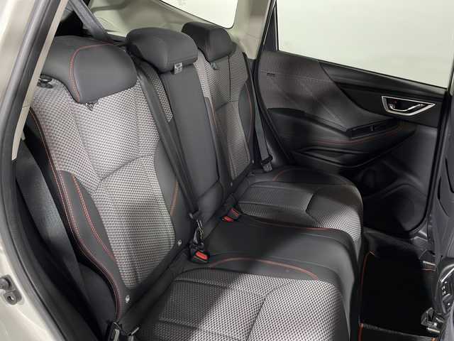 スバル フォレスター X－ブレイク 広島県 2018(平30)年 4.1万km クリスタルホワイトP 純正8型ナビ/X-MODE（ヒルディセントコントロール付）/パワーバックドア/パワーシート（運転席ポジションメモリー付）/シートヒーター（前席/後席）/ステアリングヒーター/サイド/バックカメラ/アイサイト/・プリクラッシュブレーキ/・レーンキープアシスト/・レーダークルーズコントロール/・誤発進抑制機能/LEDヘッドランプ/純正17インチAW/電動パーキングブレーキ/オートブレーキホールド/パドルシフト/ETC