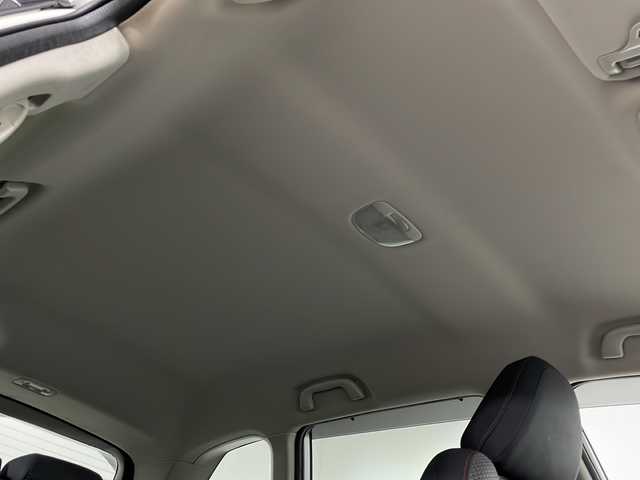 スバル フォレスター X－ブレイク 広島県 2018(平30)年 4.1万km クリスタルホワイトP 純正8型ナビ/X-MODE（ヒルディセントコントロール付）/パワーバックドア/パワーシート（運転席ポジションメモリー付）/シートヒーター（前席/後席）/ステアリングヒーター/サイド/バックカメラ/アイサイト/・プリクラッシュブレーキ/・レーンキープアシスト/・レーダークルーズコントロール/・誤発進抑制機能/LEDヘッドランプ/純正17インチAW/電動パーキングブレーキ/オートブレーキホールド/パドルシフト/ETC