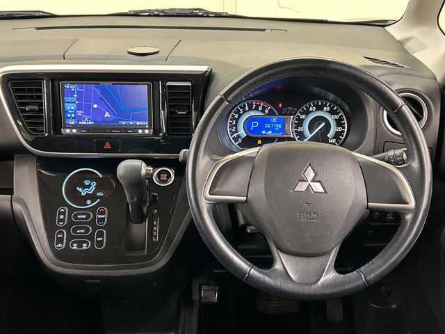 三菱 ｅＫスペース カスタムG 道央・札幌 2014(平26)年 6.8万km アメジストブラック 4WD//社外ナビ//スマートキー//プッシュスタート//片側パワースライドドア//ディスチャージライト