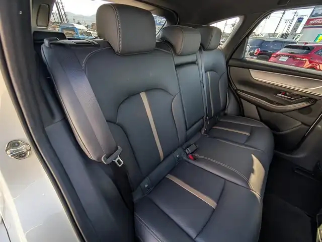 マツダ ＣＸ－６０ XD HV エクスクルーシブスポーツ 福井県 2023(令5)年 2.3万km ロジウムホワイトプレミアムメタリック 純正ナビ/・フルセグ/・Bluetooth/・Apple CarPlay対応/スマートブレーキサポート/・前後誤発信抑制/・標識認識機能/・レーンキープアシスト/全方位モニター/パノラマサンルーフ/パワーバックドア/前席パワーシート/前席エアーシート/全席シートヒーター/ステアリングリモコン/置くだけ充電/オートリトラミラー/電子制御パーキング/ブラインドスポットモニター/純正20インチアルミ/LEDヘッドライト/黒レザーシート/社外前後ドライブレコーダー/USB・HDMI端子/レーダークルーズコントロール