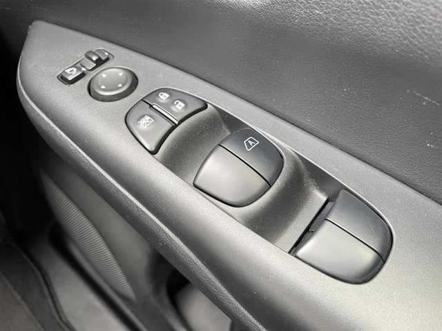 日産 セレナ ハイウェイスターVセレクションⅡ 千葉県 2019(平31)年 1.3万km アズライトブルー 純正メモリナビ/(TV/CD/DVD/BT/FM/AM)/アラウンドビューモニター/プロパイロット/スマートルームミラー/衝突被害軽減システム/車線逸脱警報/両側パワースライドドア/ハンズフリーオートスライドドア/横滑り防止装置/ETC/アイドリングストップ/LEDヘッドライト/フォグランプ/オートライト/ウィンカーミラー/電動格納ミラー/純正16インチAW/シートリフター/プッシュスタート/スマートキー/フロアマット/スペアキー/取扱説明書/保証書