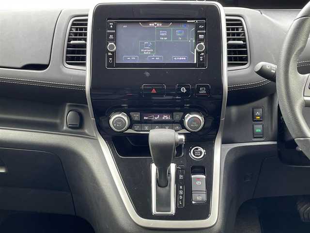 日産 セレナ ハイウェイスターVセレクションⅡ 千葉県 2019(平31)年 1.3万km アズライトブルー 純正メモリナビ/(TV/CD/DVD/BT/FM/AM)/アラウンドビューモニター/プロパイロット/スマートルームミラー/衝突被害軽減システム/車線逸脱警報/両側パワースライドドア/ハンズフリーオートスライドドア/横滑り防止装置/ETC/アイドリングストップ/LEDヘッドライト/フォグランプ/オートライト/ウィンカーミラー/電動格納ミラー/純正16インチAW/シートリフター/プッシュスタート/スマートキー/フロアマット/スペアキー/取扱説明書/保証書