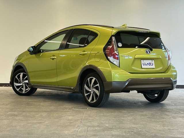 トヨタ アクア X－URBAN 静岡県 2015(平27)年 8.3万km フレッシュグリーンマイカメタリック (株)IDOMが運営する【じしゃロン浜松店】の自社ローン専用車両になりますこちらは現金またはオートローンご利用時の価格です。自社ローンご希望の方は別途その旨お申付け下さい/純正オーディオ/社外ポータブルナビ（GN-GP745VD)/ワンセグテレビ/スマートキー/プッシュスタート/ETC