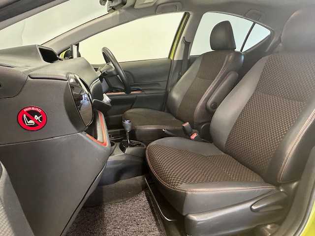 トヨタ アクア X－URBAN 静岡県 2015(平27)年 8.3万km フレッシュグリーンマイカメタリック (株)IDOMが運営する【じしゃロン浜松店】の自社ローン専用車両になりますこちらは現金またはオートローンご利用時の価格です。自社ローンご希望の方は別途その旨お申付け下さい/純正オーディオ/社外ポータブルナビ（GN-GP745VD)/ワンセグテレビ/スマートキー/プッシュスタート/ETC