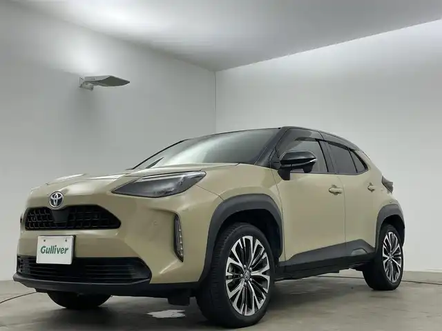 トヨタ ヤリスクロス ハイブリッド Z 岡山県 2021(令3)年 4.9万km ブラックマイカ/ベージュ 2トーン 純正メモリナビゲーション		/【フルセグ/Bluetooth/MSP】		/バックカメラ		/純正18inアルミホイール+サマータイヤ：装着		/レーダークルーズコントロール		/ビルトインETC		/LEDヘッドライト（AUTO機能付き）		/シートヒーター	/ステアリングヒーター	/横滑り防止機能		/衝突軽減システム		/車線逸脱防止システム				/スマートキー		/ステアリングスイッチ		/プッシュスタート		/コーナーセンサー		/フロアマット