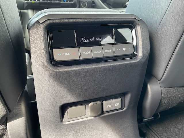 トヨタ ランドクルーザー ２５０ VX 愛知県 2024(令6)年 0.2万km プラチナホワイトパールマイカ トヨタセーフティセンス/丸目LEDヘッドライト/オートマチックハイビーム/12.3インチディスプレイオーディオナビ/全方位カメラ/ビルトインETC2.0/サンルーフ/レザーシート/シートベンチレーション/デジタルインナーミラー/電動パーキングブレーキ/純正18インチアルミホイール/パワーバックドア/ブラインドスポットモニター/プッシュスタート/スマートキー