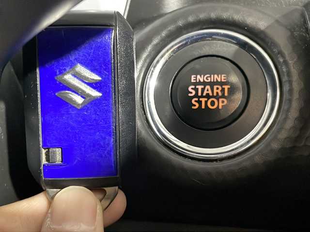 スズキ ハスラー HYBRID G 広島県 2020(令2)年 4.3万km クールカーキPM 禁煙/社外ナビ/・Bluetooth接続/・CD/DVD再生機能/・フルセグテレビ/シートヒーター（運転席／助手席）/ドライブレコーダー/ビルトインＥＴＣ/コーナーセンサー/オートマティックハイビーム/衝突軽減/レーンキープアシスト/誤発進抑制/カーテンエアバッグ