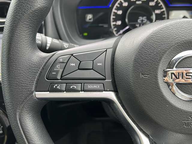 日産 ノート e－パワー X Vセレクション 茨城県 2020(令2)年 4.3万km ブリリアントシルバー 社外ナビゲーション/CD/DVD/Bluetooth/アラウンドビューモニター/インテリジェントエマージェンシーブレーキ/レーンキープアシスト/コーナーセンサー/デジタルインナーミラー/プッシュスタート/スマートキー/ETC/オートライト/オートマチックハイビーム/LEDヘッドライト/保証書、取扱説明書