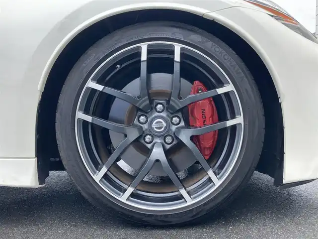 日産 フェアレディ Ｚ ニスモ 静岡県 2016(平28)年 4.5万km ブリリアントホワイトパール 純正メーカーHDDナビ/　AM FM CD DVD Bluetooth AUX/ビルトインETC/バックモニター/前方ドライブレコーダー/３連サブメーター/HIDオートヘッドライト/NISMO専用スポーツマフラー/純正19インチアルミホイール/パドルシフト/スマートキー&プッシュスタート/フルセグTV/BOSEプレミアムサウンドシステム/RECAROハーフレザーシート