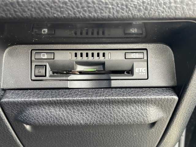 トヨタ ヴォクシー ZS 煌Ⅲ 京都府 2020(令2)年 4万km ブラック 純正９インチナビ　Ｂｌｕｅｔｏｏｔｈオーディオ　ＤＶＤ再生　フルセグ　バックカメラ　後席フリップダウンモニター　プリクラッシュセーフティ　クルーズコントロール　両側パワースライドドア　ＬＥＤライト