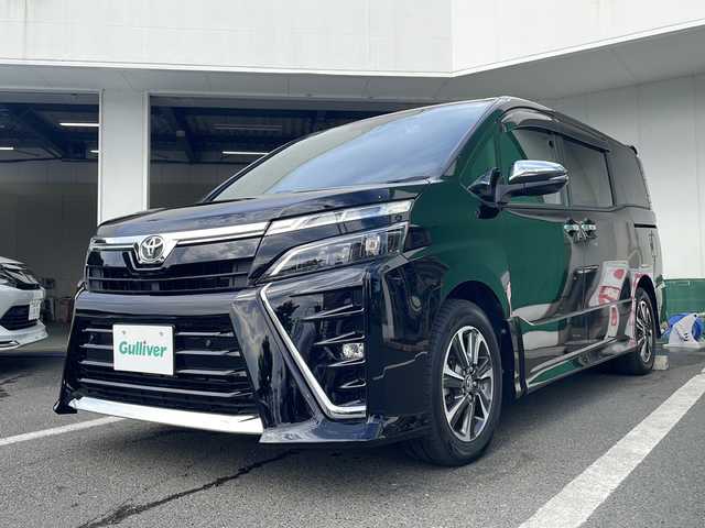 トヨタ ヴォクシー ZS 煌Ⅲ 京都府 2020(令2)年 4万km ブラック 純正９インチナビ　Ｂｌｕｅｔｏｏｔｈオーディオ　ＤＶＤ再生　フルセグ　バックカメラ　後席フリップダウンモニター　プリクラッシュセーフティ　クルーズコントロール　両側パワースライドドア　ＬＥＤライト