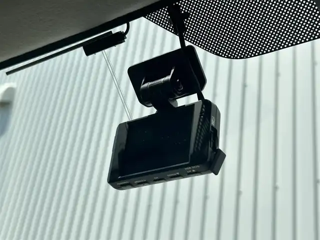 スズキ ラパン G 群馬県 2021(令3)年 0.6万km フォーンベージュM 社外ナビ/　AM/FM/BT/TV/AUX/CD/SD/USB/衝突軽減ブレーキ/レーンキープアシスト/コーナーセンサー/横滑り防止機能/アイドリングストップ/前方ドライブレコーダー/AUTOライト/運転席側シートヒーター/純正フロアマット/純正ドアバイザー/プッシュスタート/保証書/取扱説明書/スペアキー1
