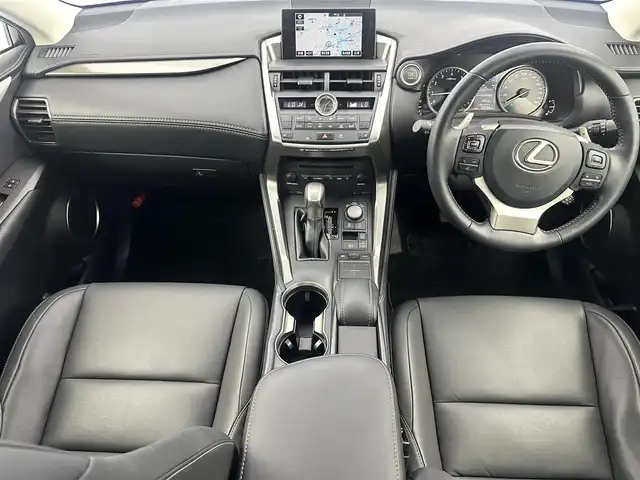 レクサス ＮＸ 200t Iパッケージ 愛知県 2015(平27)年 5.8万km レッドマイカクリスタルシャイン ・純正ナビ/・Bluetooth/・バックカメラ　/・フルセグTV/・レクサスセーフティセンス/・衝突被害軽減システム/・クルーズコントロール/・コーナーセンサー/・横滑り防止装置/・オートライト/・三眼LEDヘッドライト/・LEDフォグランプ/・ステアリングヒーター/・シートヒーター/・シートメモリー/・パワーシート/・パワーバックドア/・ETC/・純正AW/・純正フロアマット/・プッシュスタート/・スマートキー