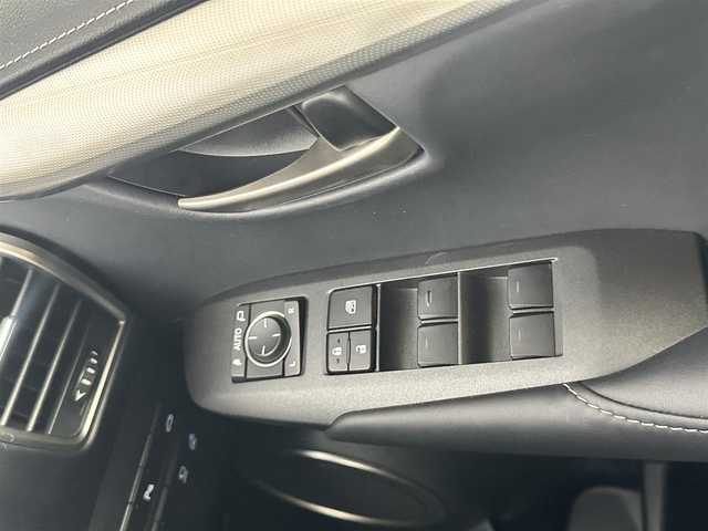 レクサス ＮＸ 200t Iパッケージ 愛知県 2015(平27)年 5.8万km レッドマイカクリスタルシャイン ・純正ナビ/・Bluetooth/・バックカメラ　/・フルセグTV/・レクサスセーフティセンス/・衝突被害軽減システム/・クルーズコントロール/・コーナーセンサー/・横滑り防止装置/・オートライト/・三眼LEDヘッドライト/・LEDフォグランプ/・ステアリングヒーター/・シートヒーター/・シートメモリー/・パワーシート/・パワーバックドア/・ETC/・純正AW/・純正フロアマット/・プッシュスタート/・スマートキー