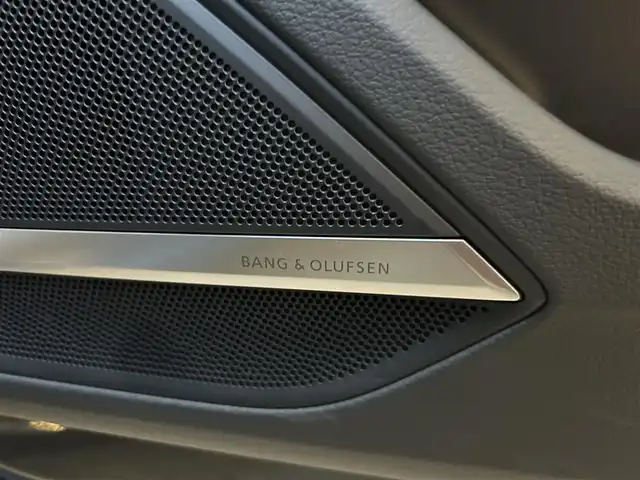 アウディ Ａ８ 55TFSIクワトロ 茨城県 2022(令4)年 0.9万km デイトナグレーパールエフェクト ワンオーナー/ブラックスタイリングパッケージ/コンフォートパッケージ/Slineスタイリングパッケージ/BANG＆OLUFSENサウンド/パノラマSR/MMIナビ/フルセグTV/360°カメラ/ETC/前後ドラレコ/黒革シート/バーチャルコクピット/マトリックスLED/純正20インチAW/パワーシート/シートヒーター/ベンチレーション/パワーバックドア