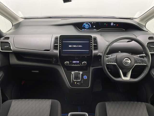 日産 セレナ e－パワー ハイウェイスター V 宮崎県 2020(令2)年 2.8万km マルーンレッド 禁煙車/エマージェンシーブレーキ/純正9型ナビTV/（CD/DVD/MSV/Blu-ray/Bluetooth/フルセグTV)/純正リアフリップダウンモニター/純正LEDオートライト/純正フォグ/純正15インチアルミ/純正エアロ/純正ルーフエンドスポイラー/純正フロアマット/社外前後ドライブレコーダー/ハンズフリー両側電動スライドドア/クルーズコントロール/ブラインドスポットモニター/クリアランスソナー/前席シートヒーター/ステアリングヒーター/Wオートエアコン/本革巻ハンドル/ETC/インテリジェントキー/プッシュエンジンスタート/新車時保証書/取扱い説明書