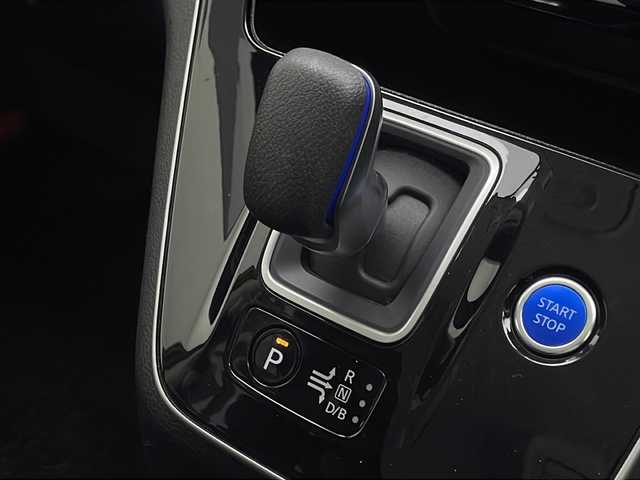 日産 セレナ e－パワー ハイウェイスター V 宮崎県 2020(令2)年 2.8万km マルーンレッド 禁煙車/エマージェンシーブレーキ/純正9型ナビTV/（CD/DVD/MSV/Blu-ray/Bluetooth/フルセグTV)/純正リアフリップダウンモニター/純正LEDオートライト/純正フォグ/純正15インチアルミ/純正エアロ/純正ルーフエンドスポイラー/純正フロアマット/社外前後ドライブレコーダー/ハンズフリー両側電動スライドドア/クルーズコントロール/ブラインドスポットモニター/クリアランスソナー/前席シートヒーター/ステアリングヒーター/Wオートエアコン/本革巻ハンドル/ETC/インテリジェントキー/プッシュエンジンスタート/新車時保証書/取扱い説明書