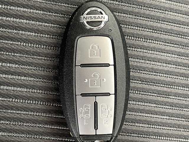 日産 セレナ e－パワー ハイウェイスター V 千葉県 2022(令4)年 3.6万km ブリリアントホワイトパール 純正10インチナビ/フルセグTV/大型フリップダウンモニター/プロパイロット/全方位カメラ/両側パワースライドドア/衝突被害軽減ブレーキ/レーンキープアシスト/インテリジェントミラー/LEDヘッドライト/LEDフォグランプ/オートホールド/ビルトインETC/ドライブレコーダー
