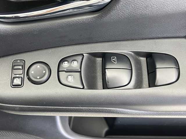 日産 セレナ e－パワー ハイウェイスター V 千葉県 2022(令4)年 3.6万km ブリリアントホワイトパール 純正10インチナビ/フルセグTV/大型フリップダウンモニター/プロパイロット/全方位カメラ/両側パワースライドドア/衝突被害軽減ブレーキ/レーンキープアシスト/インテリジェントミラー/LEDヘッドライト/LEDフォグランプ/オートホールド/ビルトインETC/ドライブレコーダー