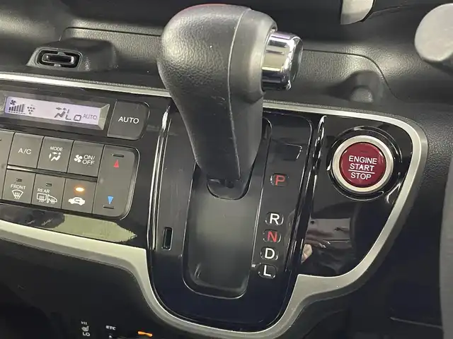 ホンダ Ｎ ＢＯＸ カスタム SSブラックSパッケージ 道央・札幌 2017(平29)年 4.9万km ブリティッシュグリーンP ・４WD/・寒冷地仕様/・純正メモリナビ/　BT／USB／CD／DVD／SD／iPod／AUX／フルセグ/・純正ビルトインETC/・社外前後ドライブレコーダー/・バックカメラ/・衝突軽減ブレーキ/・シティブレーキアクティブシステム/・横滑り防止/・両側パワースライドドア/・前席シートヒーター/・純正サマー14インチAW/・純正フロアマット/・ベンチシート/・オートライト/・プッシュスタート/・スマートキー