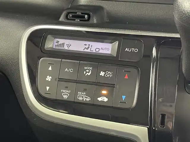 ホンダ Ｎ ＢＯＸ カスタム SSブラックSパッケージ 道央・札幌 2017(平29)年 4.9万km ブリティッシュグリーンP ・４WD/・寒冷地仕様/・純正メモリナビ/　BT／USB／CD／DVD／SD／iPod／AUX／フルセグ/・純正ビルトインETC/・社外前後ドライブレコーダー/・バックカメラ/・衝突軽減ブレーキ/・シティブレーキアクティブシステム/・横滑り防止/・両側パワースライドドア/・前席シートヒーター/・純正サマー14インチAW/・純正フロアマット/・ベンチシート/・オートライト/・プッシュスタート/・スマートキー