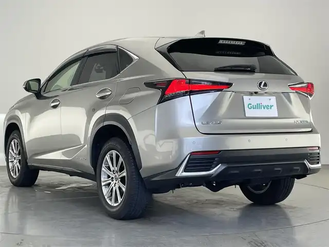 レクサス ＮＸ 300h Iパッケージ 愛知県 2020(令2)年 5.9万km ソニックチタニウム 純正１０型ナビ　ムーンルーフ　ＢＳＭ　禁煙車　全方位カメラ　フルセグＴＶ　ＤＶＤ　セーフティセンス　衝突軽減　ＬＥＤオートライト　ドラレコ　ＥＴＣ２．０　追従クルコン　パワーバックドア　スマートキー