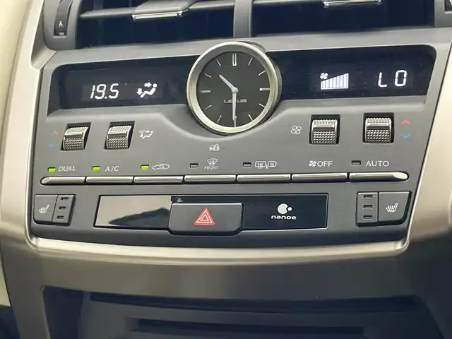 レクサス ＮＸ 300h Iパッケージ 愛知県 2020(令2)年 5.9万km ソニックチタニウム 純正１０型ナビ　ムーンルーフ　ＢＳＭ　禁煙車　全方位カメラ　フルセグＴＶ　ＤＶＤ　セーフティセンス　衝突軽減　ＬＥＤオートライト　ドラレコ　ＥＴＣ２．０　追従クルコン　パワーバックドア　スマートキー