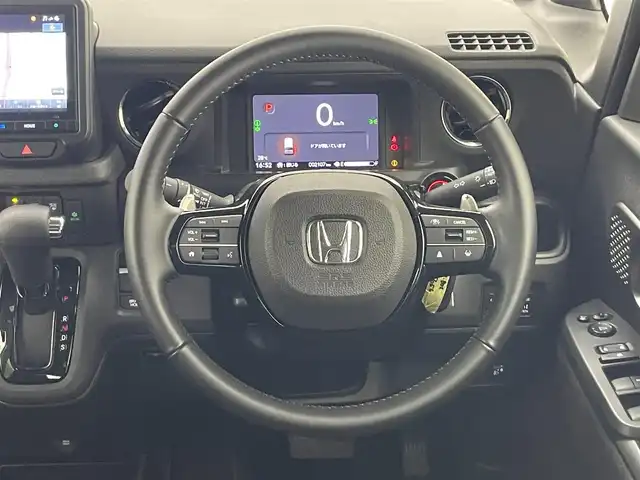ホンダ Ｎ ＢＯＸ カスタム ターボ 愛知県 2025(令7)年 0.3万km プラチナホワイトパール 純正８型ナビ　ドラレコ　バックカメラ　禁煙車　ＥＴＣ　黒ハーフレザー　パドルシフト　ホンダセンシング　衝突軽減　追従クルコン　フルセグＴＶ　シートヒーター　ＬＥＤオートライト　両側電動スライド　ＵＳＢ