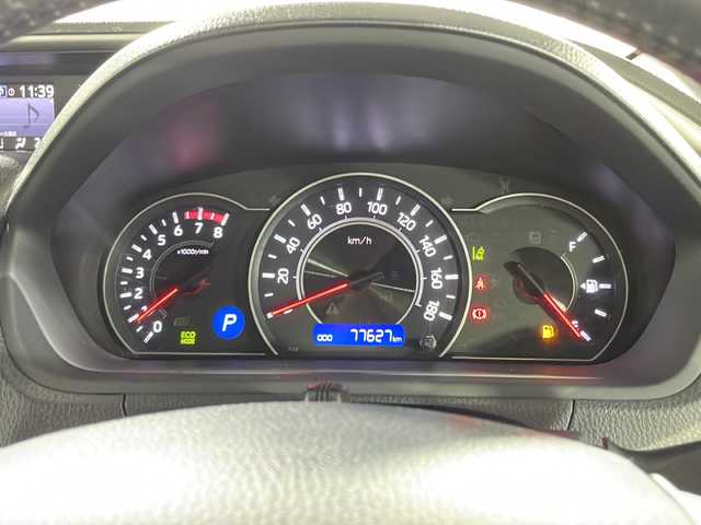 トヨタ ヴォクシー ZS 煌 沖縄県 2017(平29)年 7.8万km 黒 県外仕入れ/禁煙車/純正10インチナビ/AM/FM/CD/DVD/フルセグ/Bluetooth/バックカメラ/12.1インチ純正フリップダウンモニター/（V12T-R66C）/衝突軽減ブレーキ/車線逸脱警報/両側パワースライドドア/ETC/オートライト/オートマッチックハイビーム/ステアリングリモコン/純正LEDヘッドライト/純正フロアマット/3列シート/スマートキー/スペアキー有/ABS
